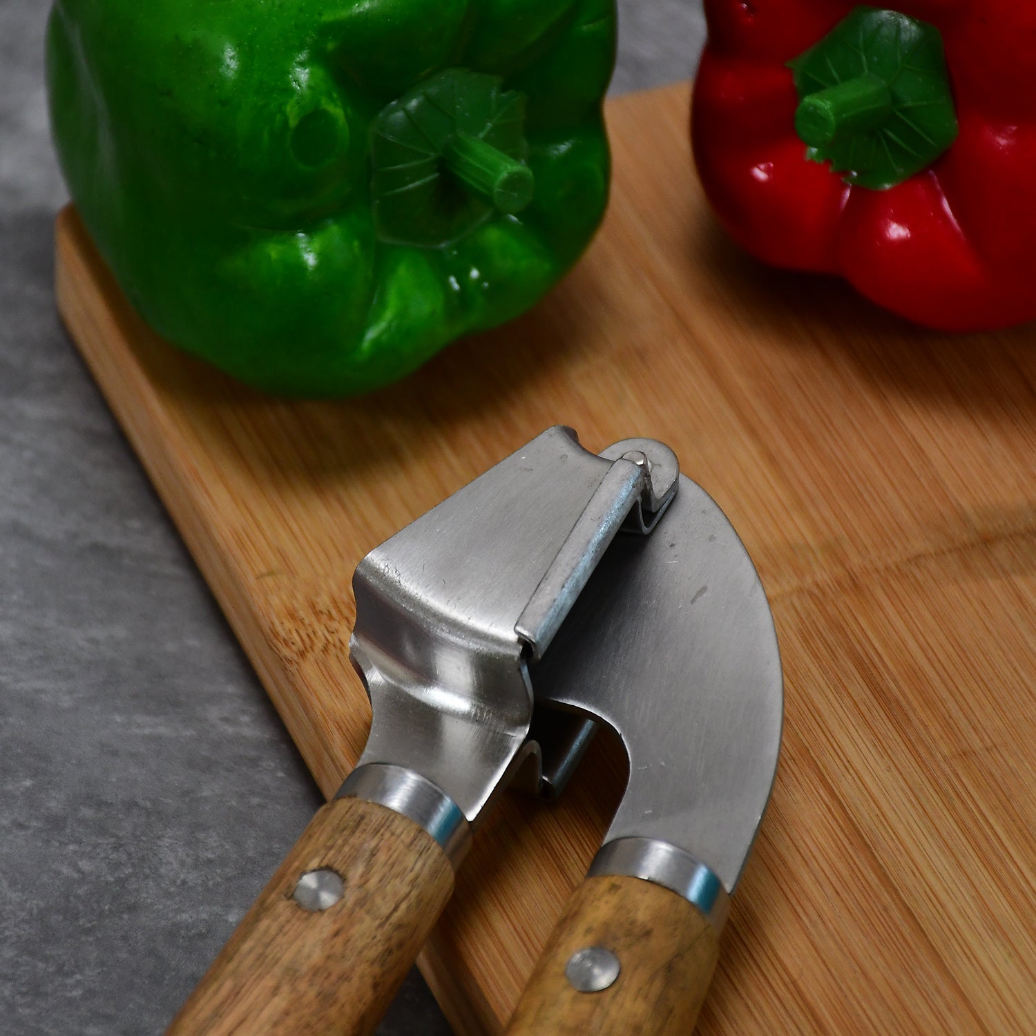 2750 Garlic Press Crusher Grinder Manual Multifunctional Vegetables Ginger Squeezer Masher DeoDap 2750 Garlic Press Crusher Grinder Manual Multifunctional Vegetables Ginger Squeezer Masher DeoDap